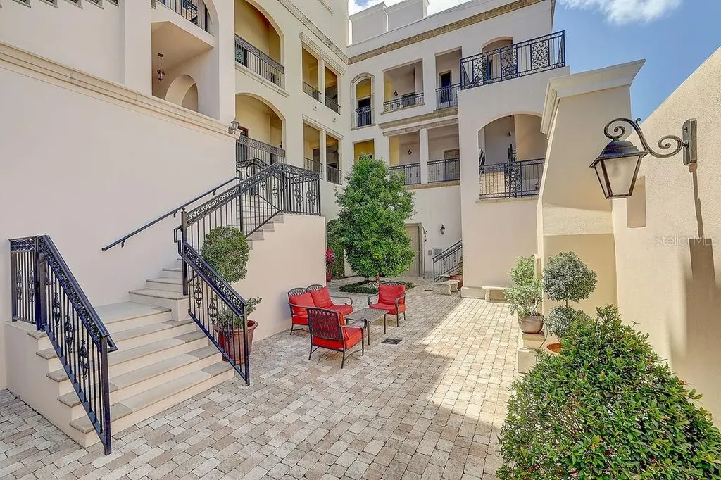 525 N Orange Avenue Sarasota FL 34236