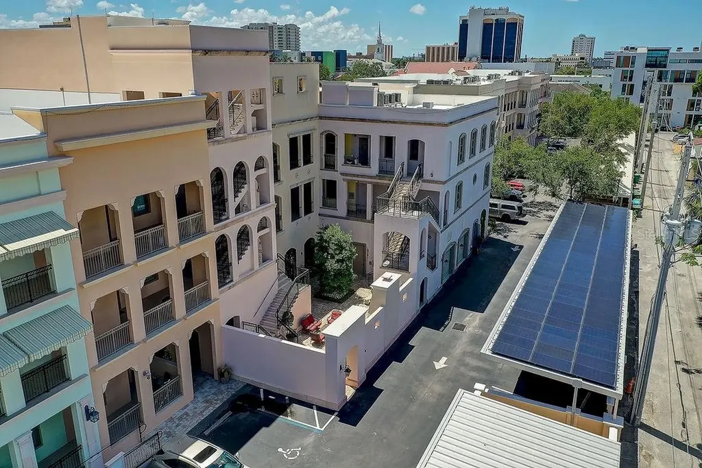 525 N Orange Avenue Sarasota FL 34236