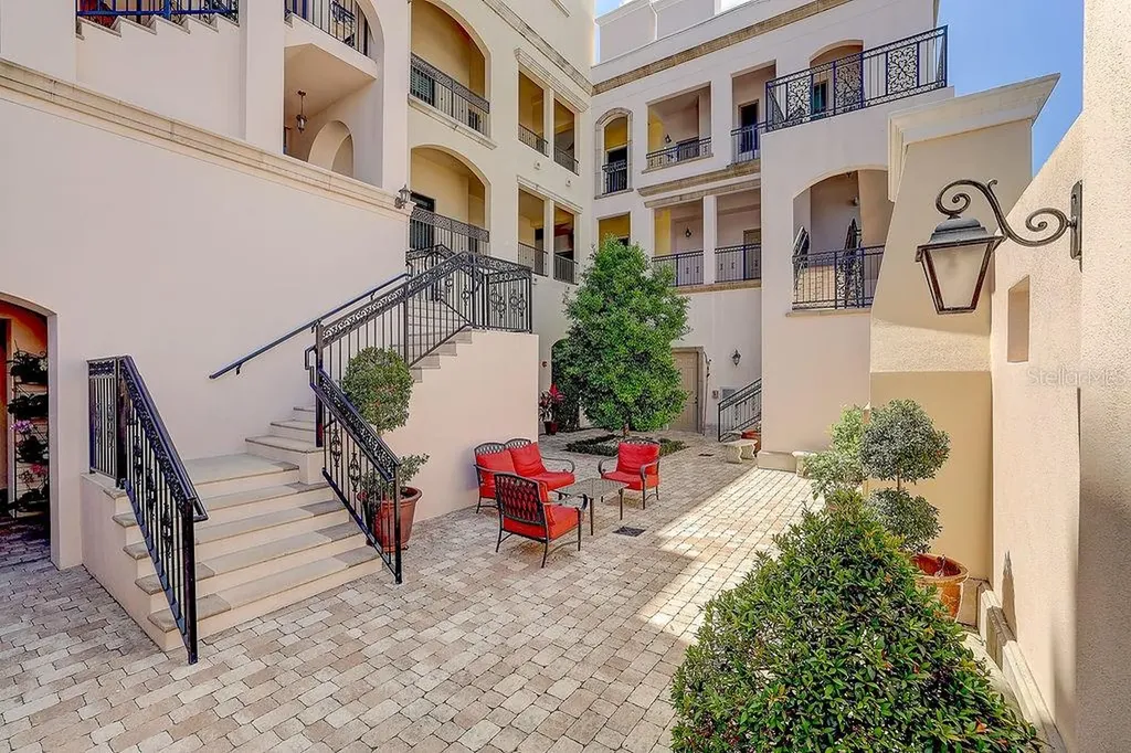 525 N Orange Avenue Sarasota FL 34236