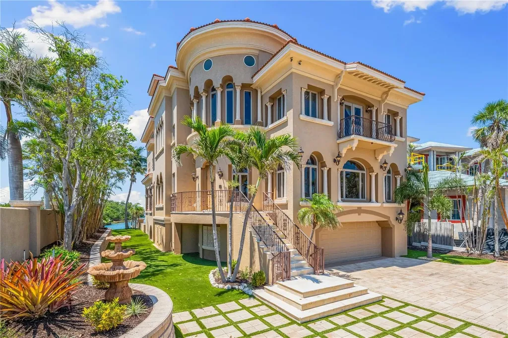 290 N Washington Drive Sarasota FL 34236