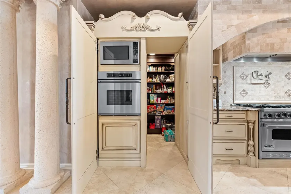 290 N Washington Drive Sarasota FL 34236