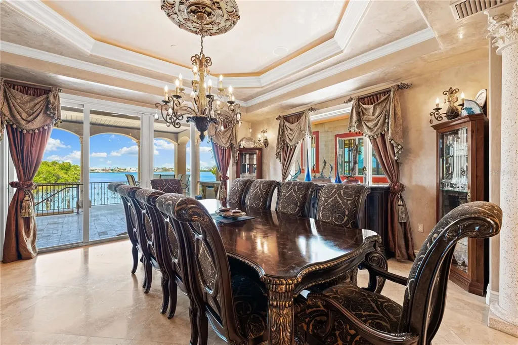 290 N Washington Drive Sarasota FL 34236