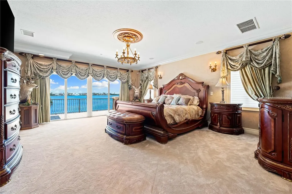 290 N Washington Drive Sarasota FL 34236