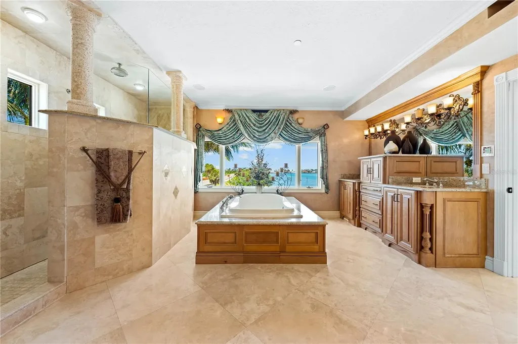290 N Washington Drive Sarasota FL 34236