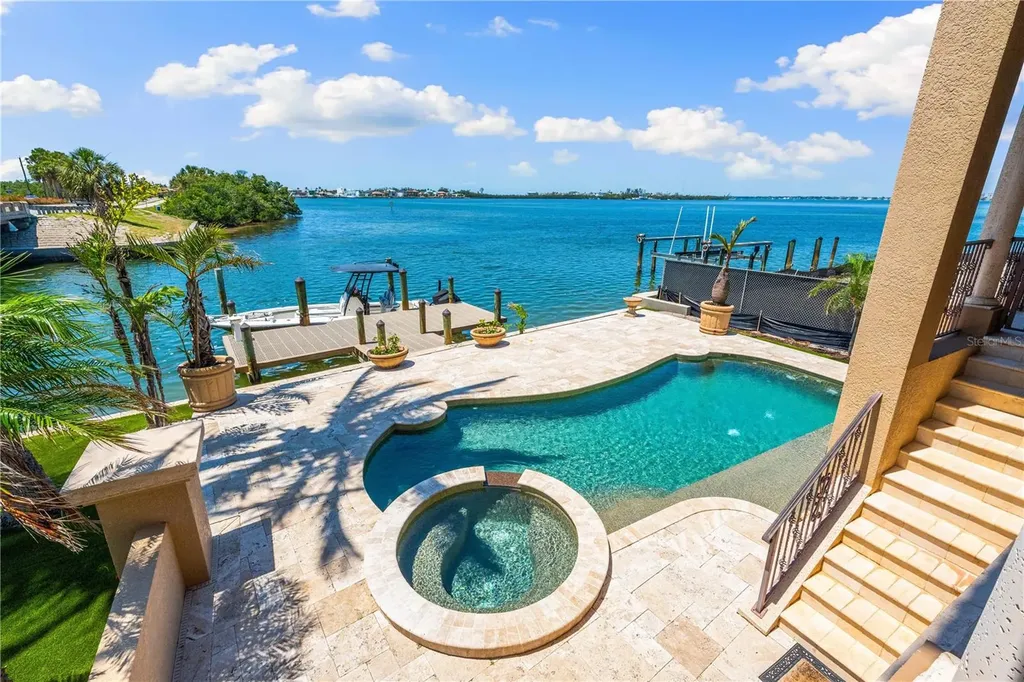290 N Washington Drive Sarasota FL 34236