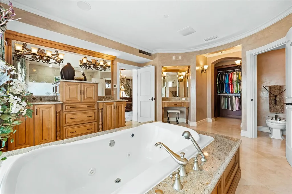 290 N Washington Drive Sarasota FL 34236