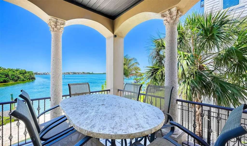 290 N Washington Drive Sarasota FL 34236