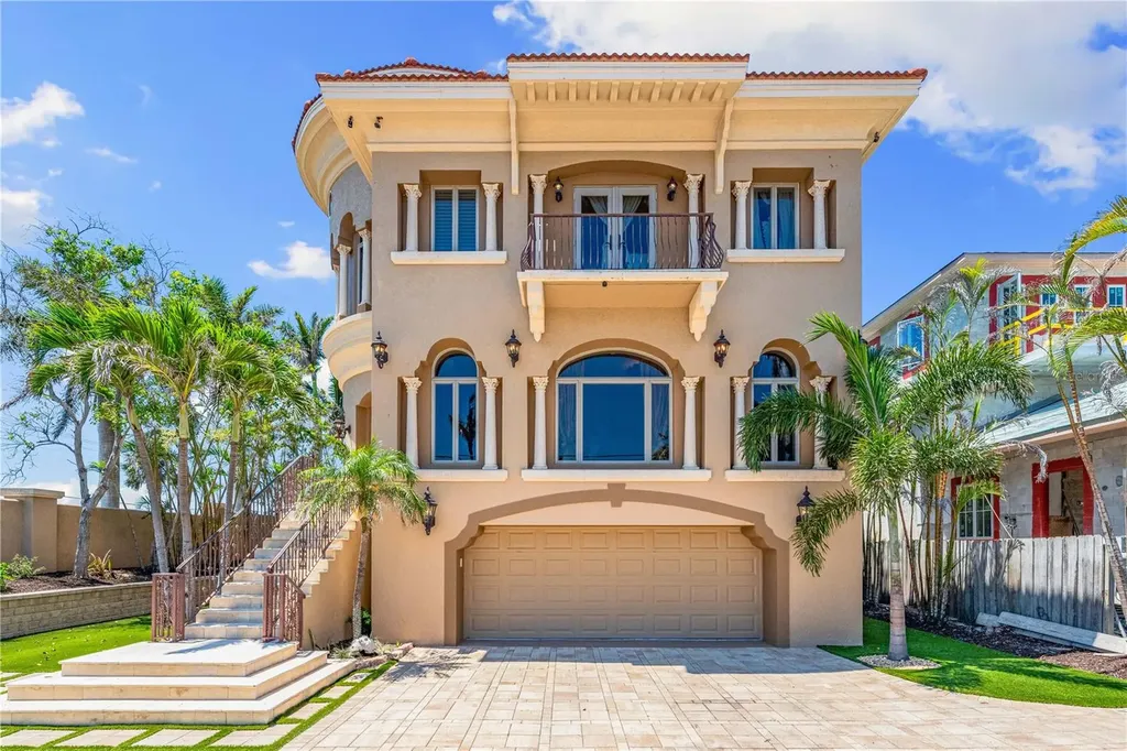 290 N Washington Drive Sarasota FL 34236