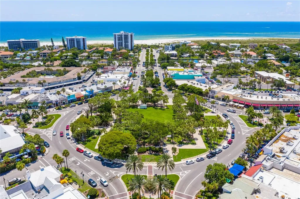 290 N Washington Drive Sarasota FL 34236