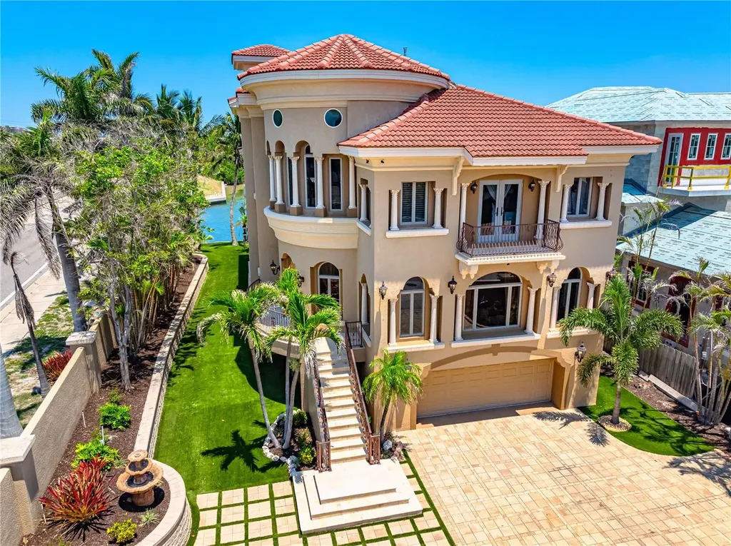 290 N Washington Drive Sarasota FL 34236