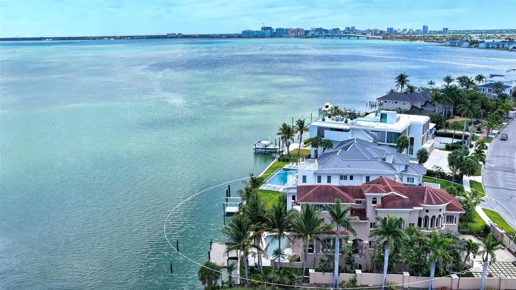 290 N Washington Drive Sarasota FL 34236