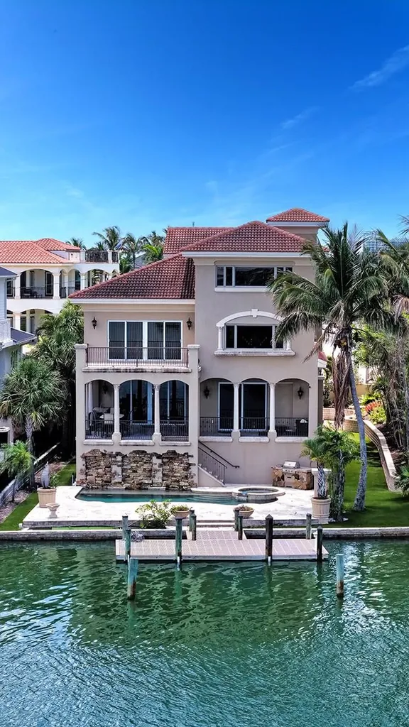 290 N Washington Drive Sarasota FL 34236