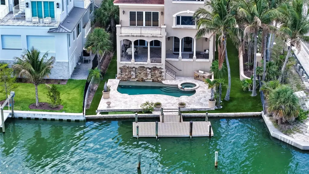 290 N Washington Drive Sarasota FL 34236
