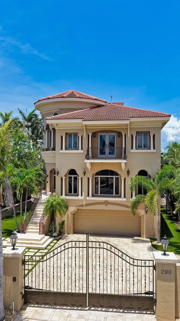 290 N Washington Drive Sarasota FL 34236