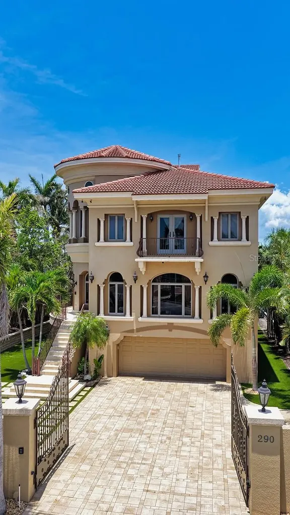 290 N Washington Drive Sarasota FL 34236