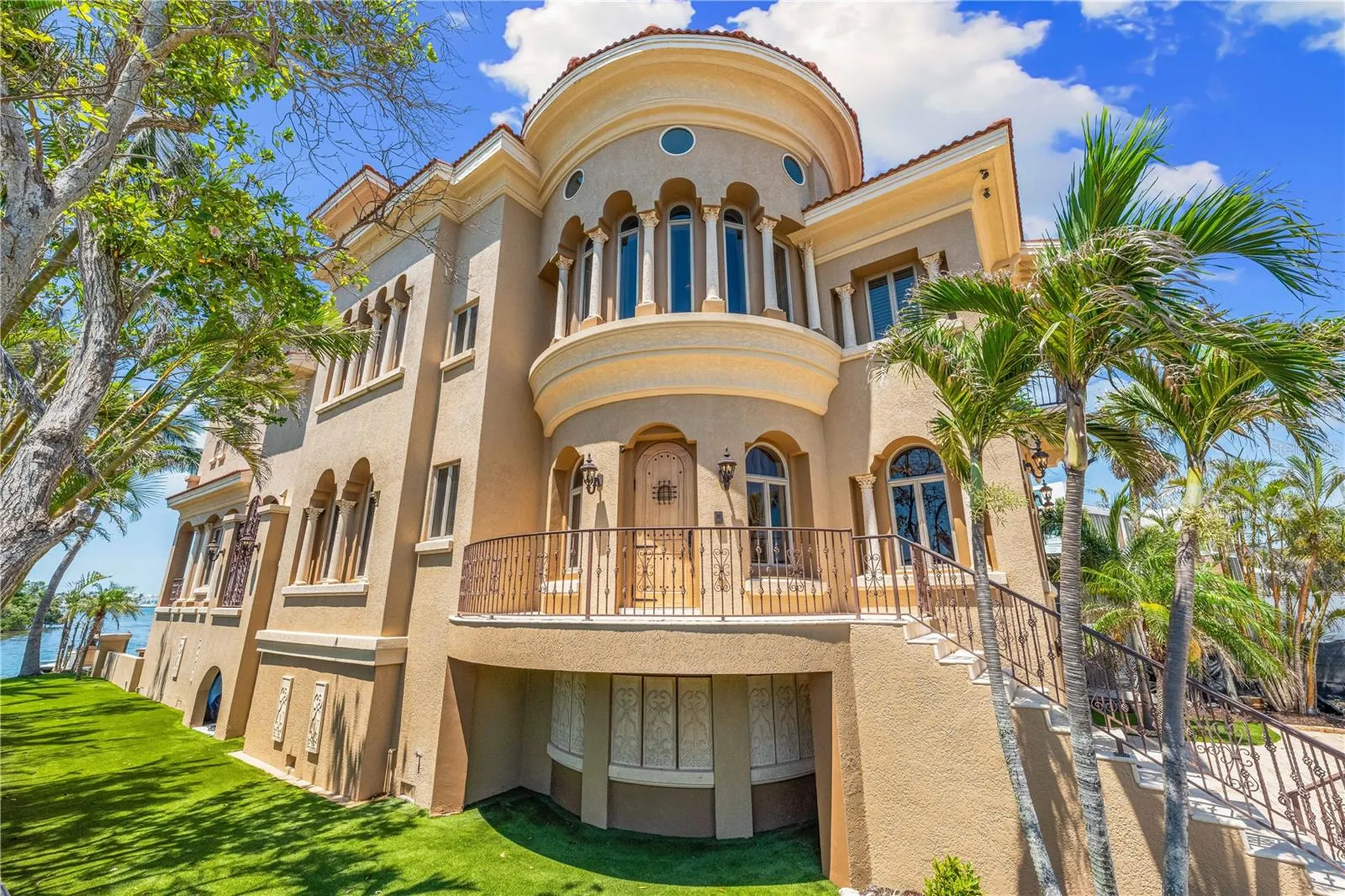 290 N Washington Drive Sarasota FL 34236