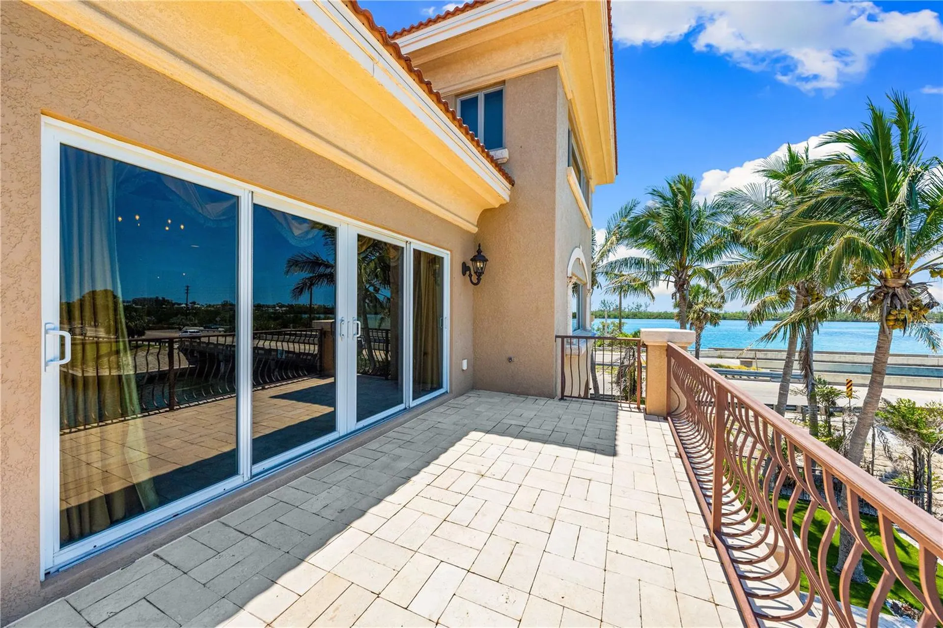 290 N Washington Drive Sarasota FL 34236