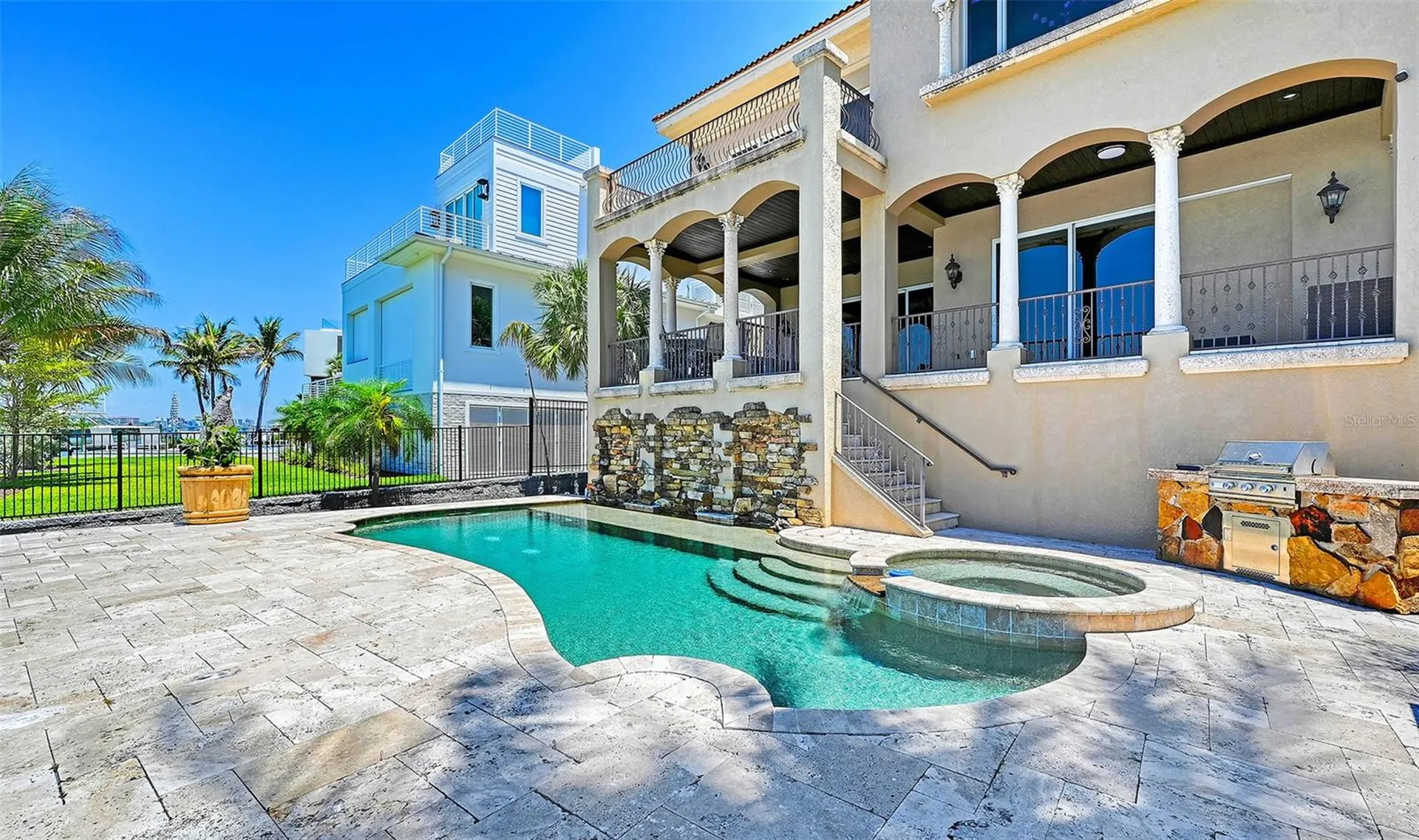 290 N Washington Drive Sarasota FL 34236