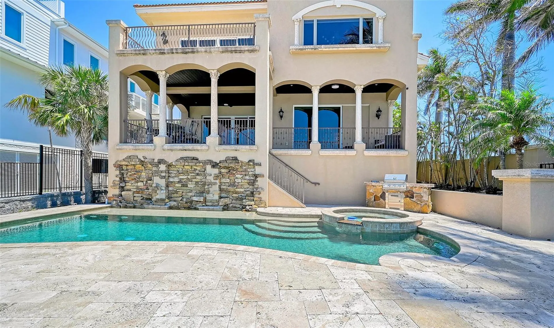 290 N Washington Drive Sarasota FL 34236