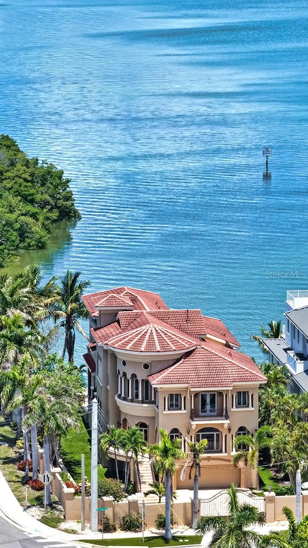 290 N Washington Drive Sarasota FL 34236