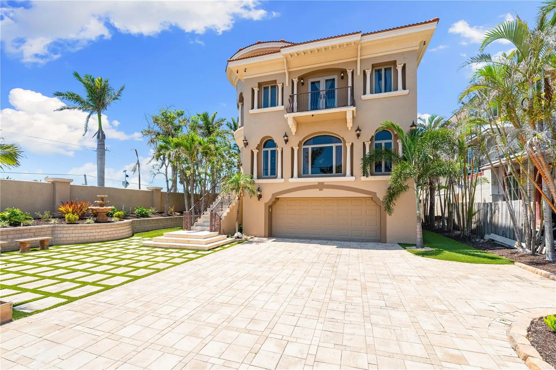 290 N Washington Drive Sarasota FL 34236
