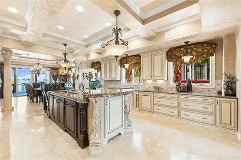 290 N Washington Drive Sarasota FL 34236
