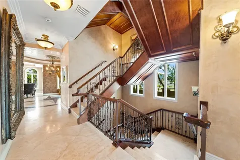 290 N Washington Drive Sarasota FL 34236