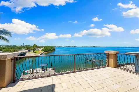 290 N Washington Drive Sarasota FL 34236