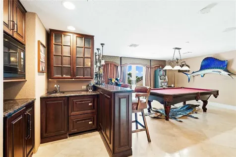 290 N Washington Drive Sarasota FL 34236