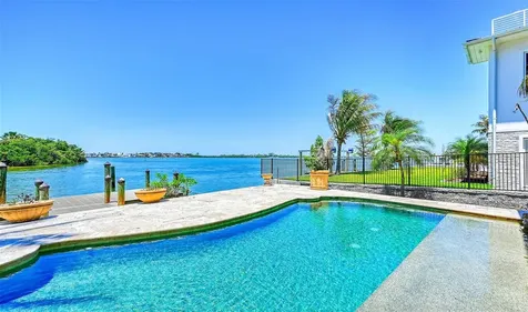 290 N Washington Drive Sarasota FL 34236