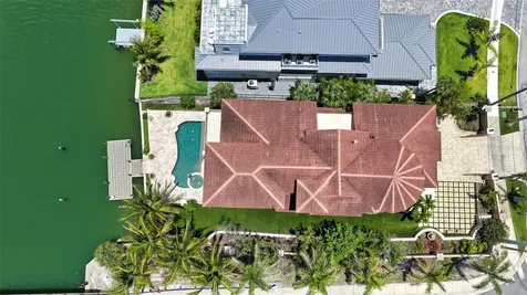 290 N Washington Drive Sarasota FL 34236