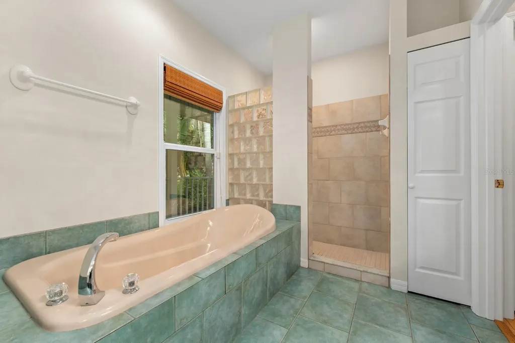 6915 215th Street E Bradenton FL 34211
