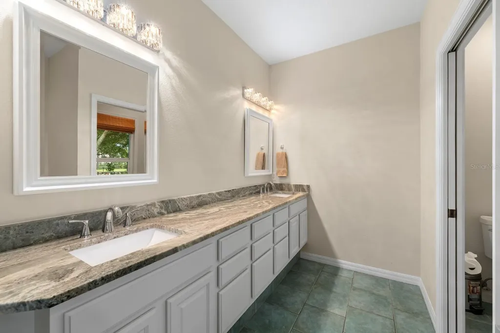 6915 215th Street E Bradenton FL 34211