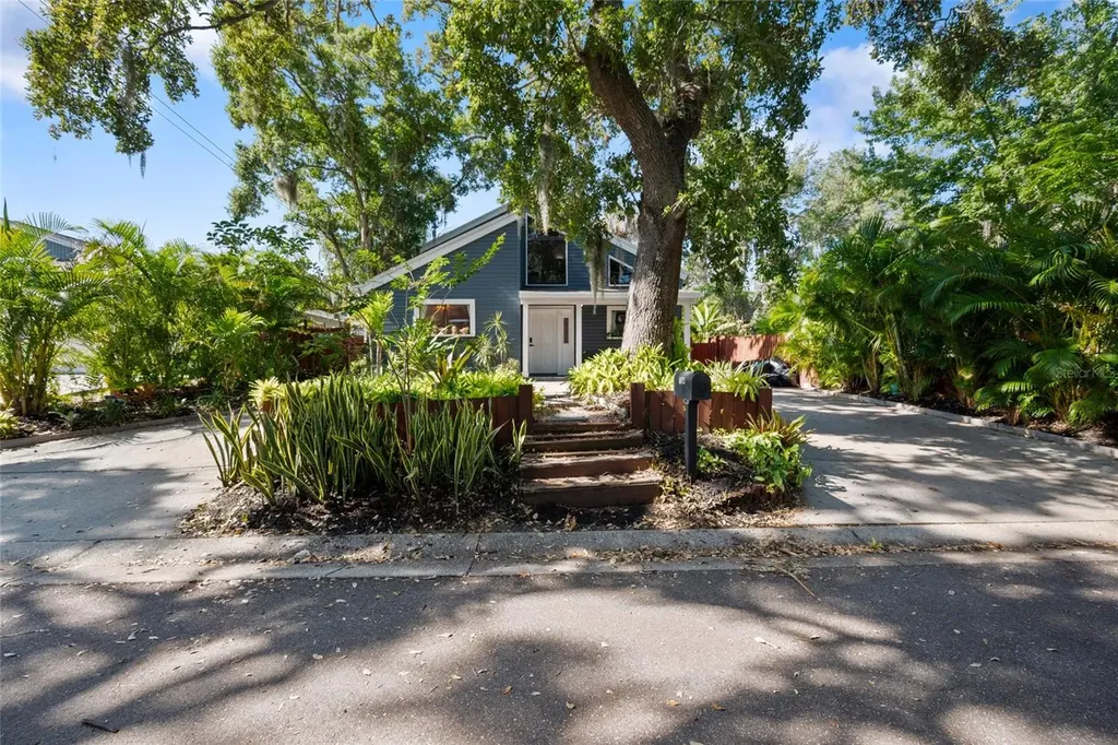 1304 Withlacoochee Street Safety Harbor FL 34695