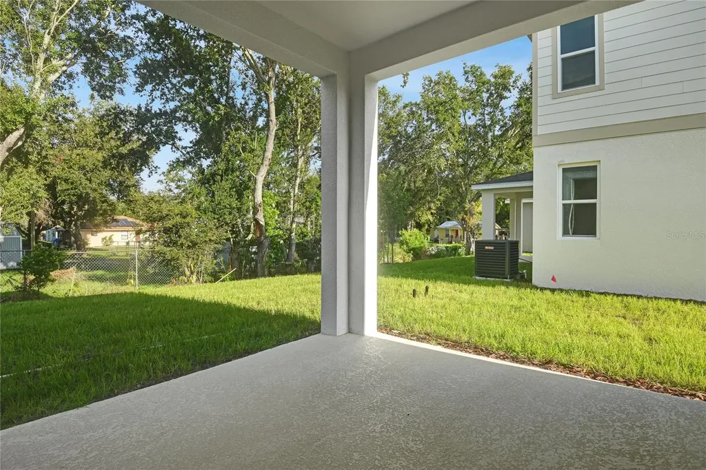 738 Lake Dell Avenue Dundee FL 33838