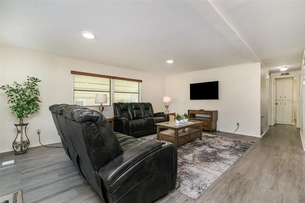 2100 Kings Highway Port Charlotte FL 33980