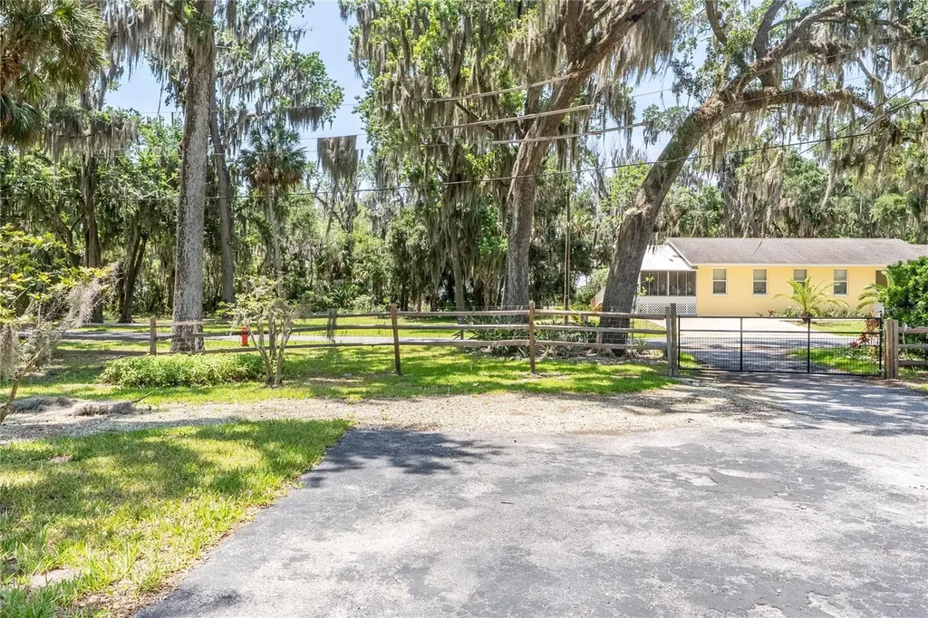 381 NW Magnolia Circle Crystal River FL 34428