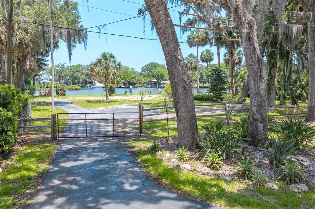 381 NW Magnolia Circle Crystal River FL 34428