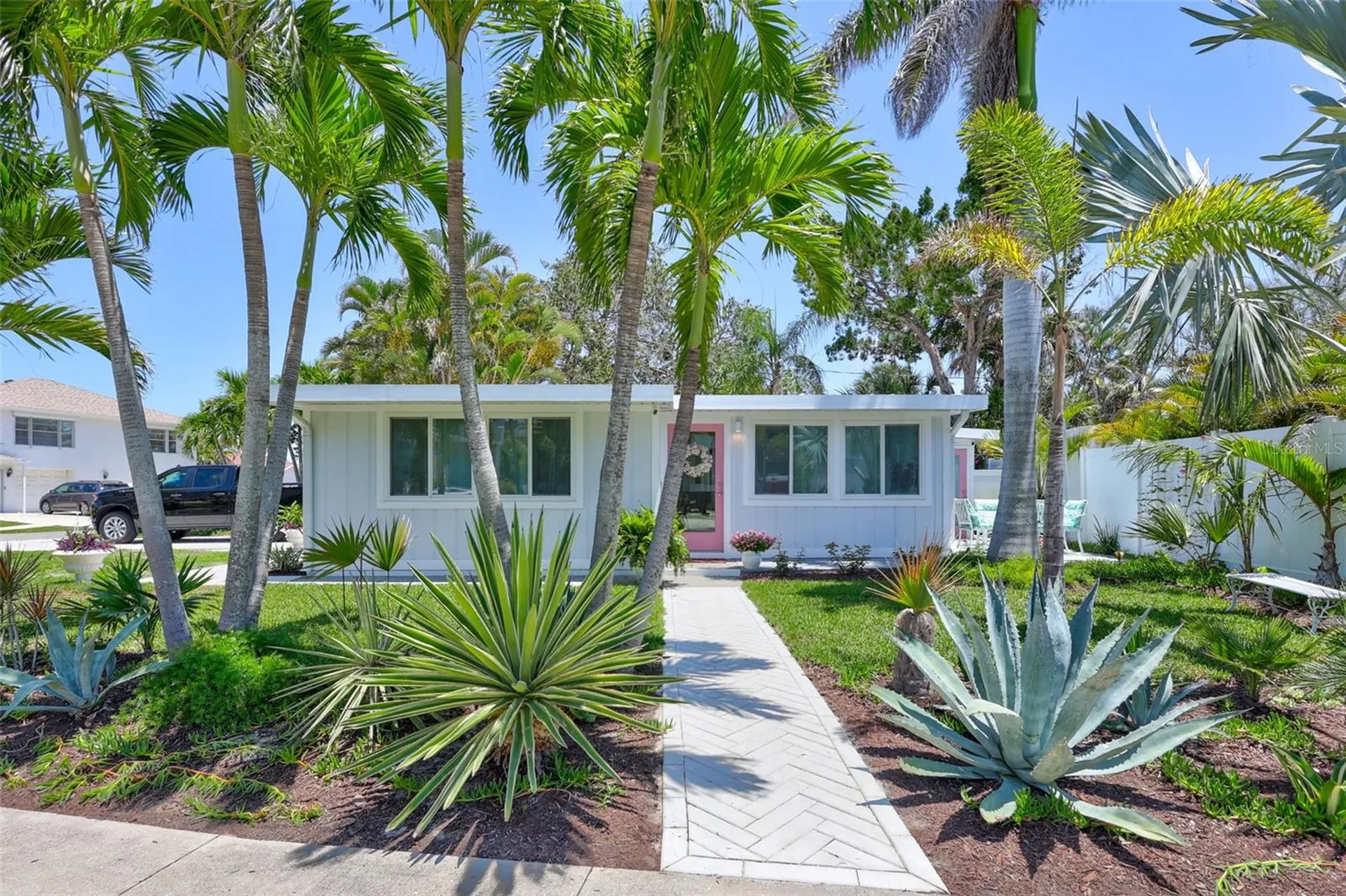 643 Calle Del Otono Sarasota FL 34242