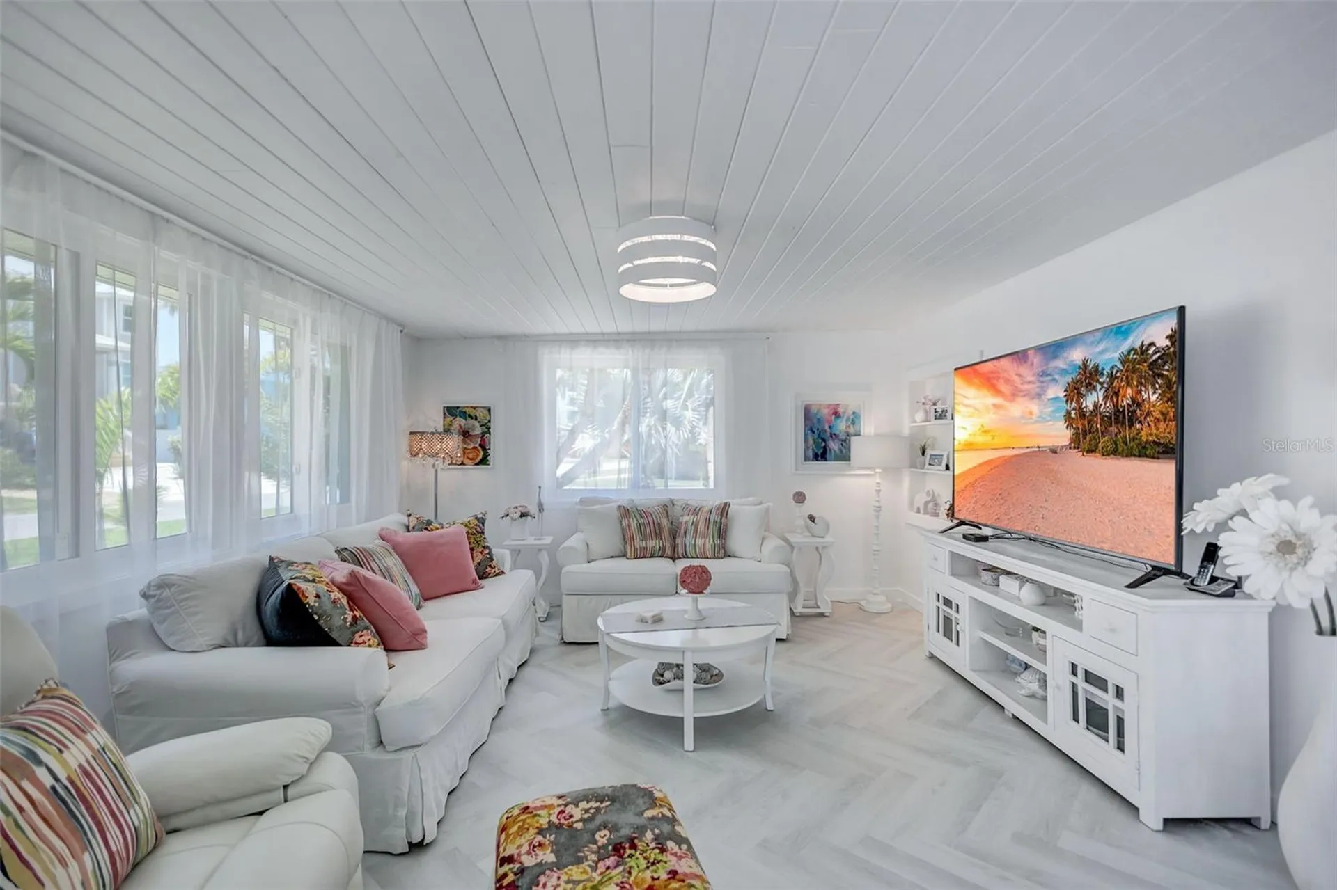 643 Calle Del Otono Sarasota FL 34242