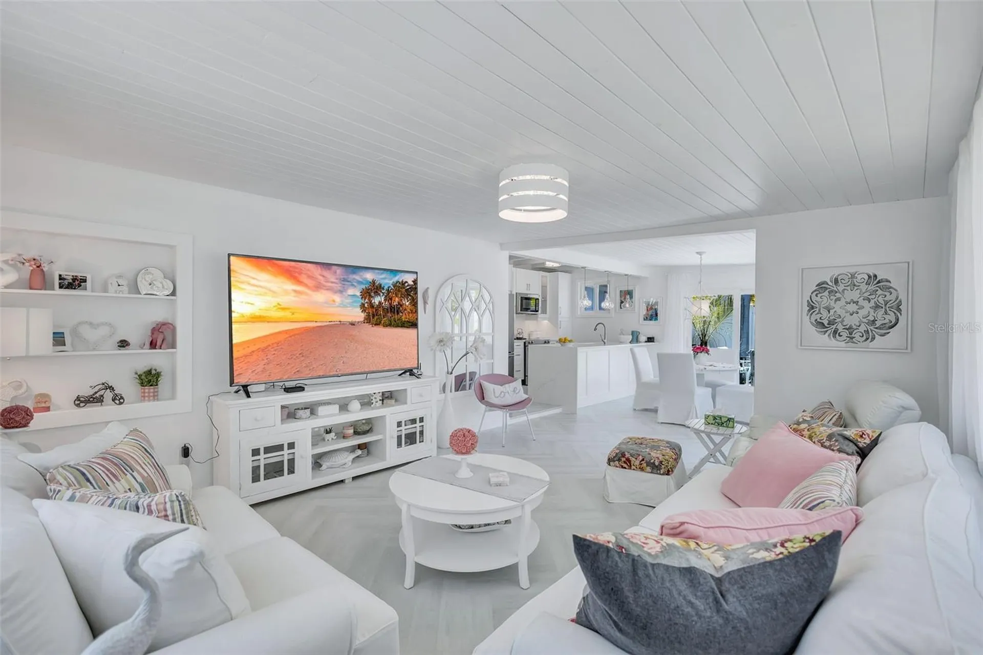 643 Calle Del Otono Sarasota FL 34242