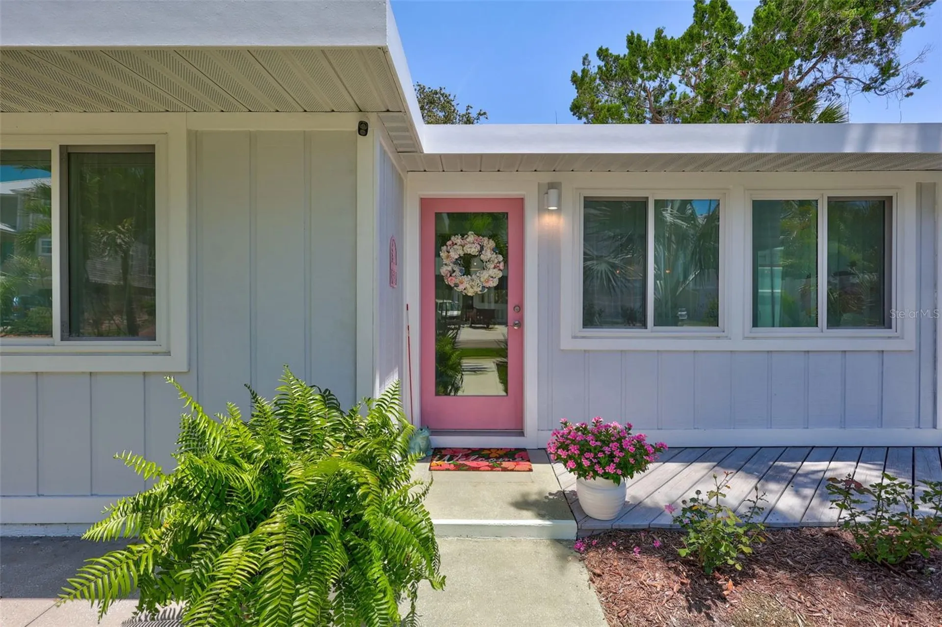 643 Calle Del Otono Sarasota FL 34242