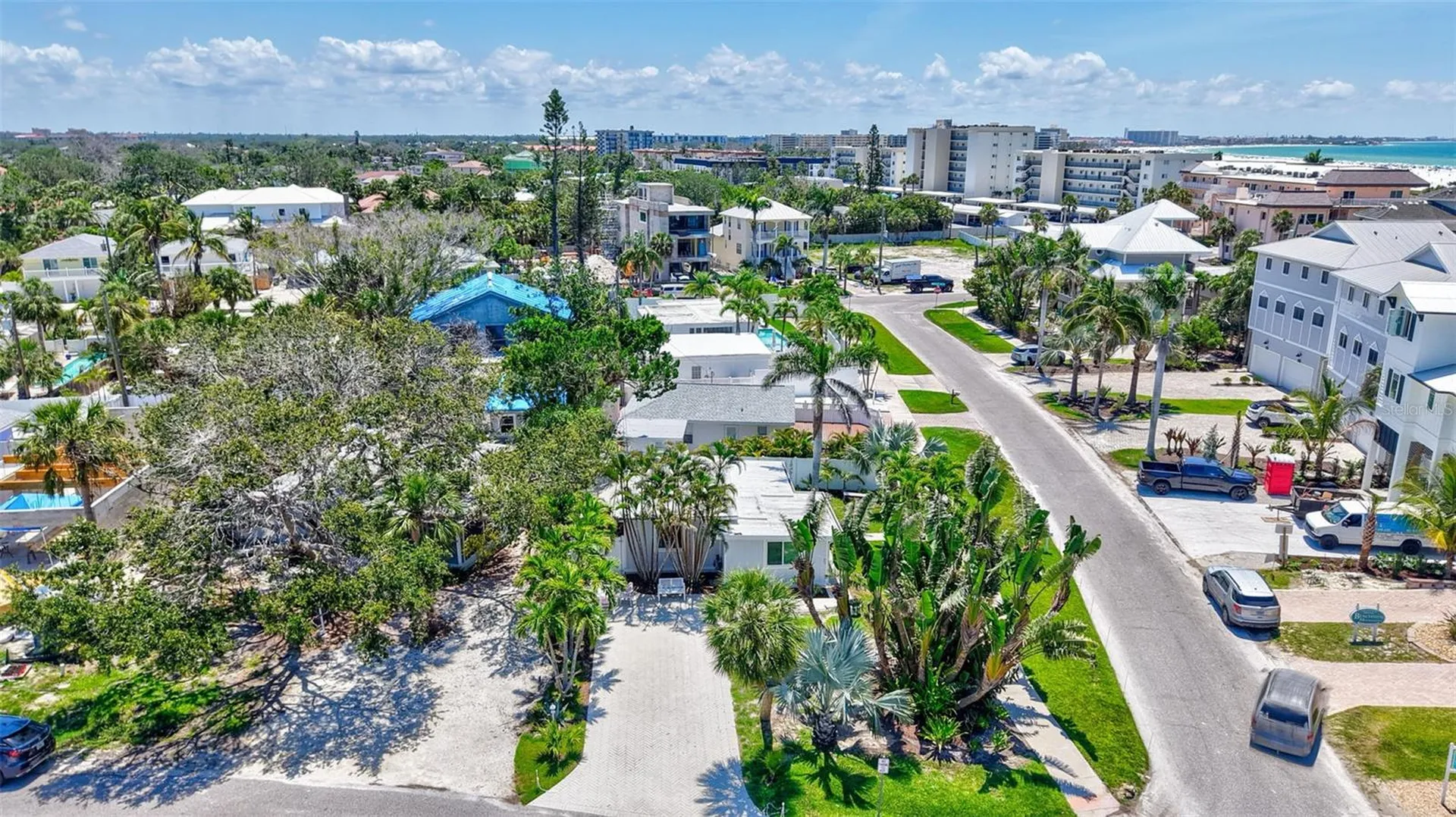 643 Calle Del Otono Sarasota FL 34242