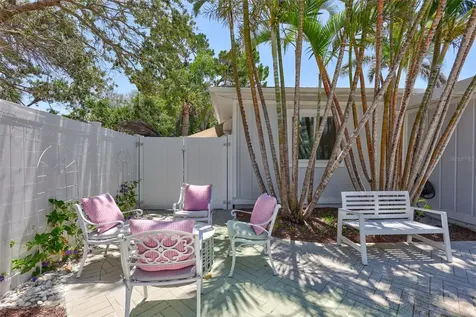 643 Calle Del Otono Sarasota FL 34242