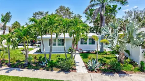643 Calle Del Otono Sarasota FL 34242