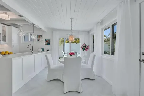 643 Calle Del Otono Sarasota FL 34242