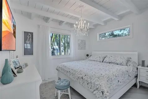 643 Calle Del Otono Sarasota FL 34242