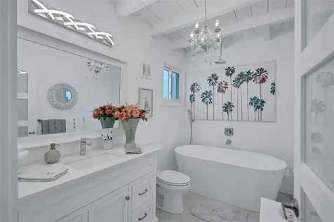 643 Calle Del Otono Sarasota FL 34242