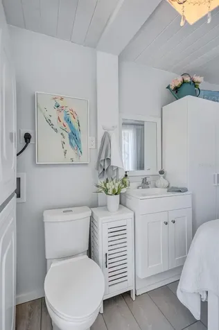 643 Calle Del Otono Sarasota FL 34242