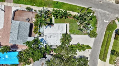 643 Calle Del Otono Sarasota FL 34242